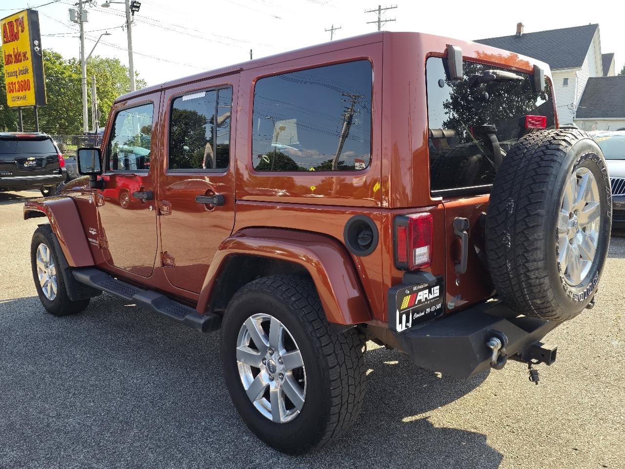 Used 2014 Jeep Wrangler Unlimited Sahara w/ Connectivity Group AWD/4WD image 7