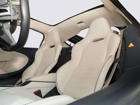Used 2023 McLaren GT RWD image 15