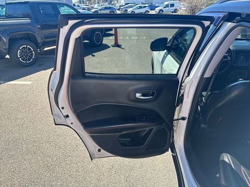 Used 2019 Jeep Compass Trailhawk AWD/4WD image 35