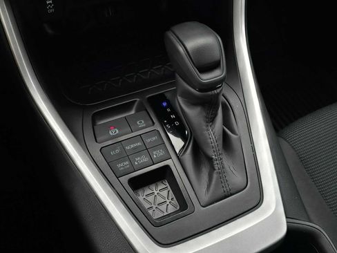 Certified 2025 Toyota RAV4 LE image 25