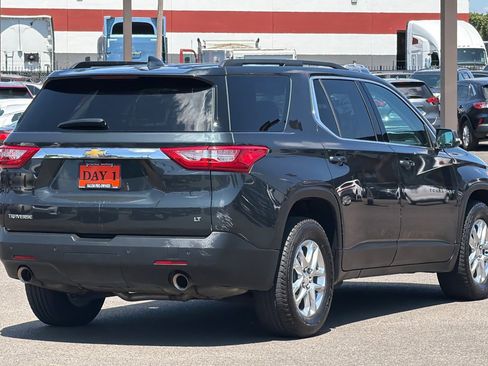 Used 2021 Chevrolet Traverse LT FWD image 5