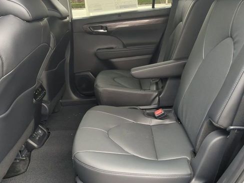 New 2026 Toyota Highlander Limited AWD/4WD image 14