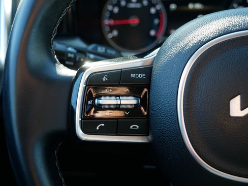 Certified 2022 Kia Sorento SX image 31