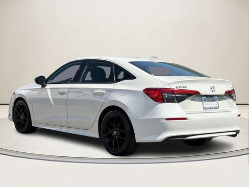 Used 2024 Honda Civic Sport image 4