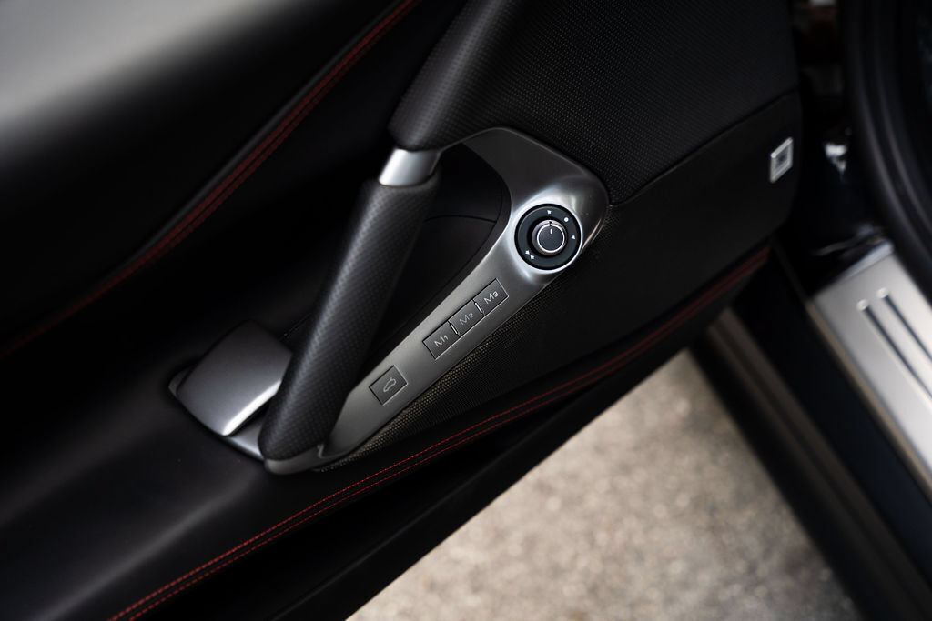 Used 2020 Ferrari 812 Superfast RWD image 24