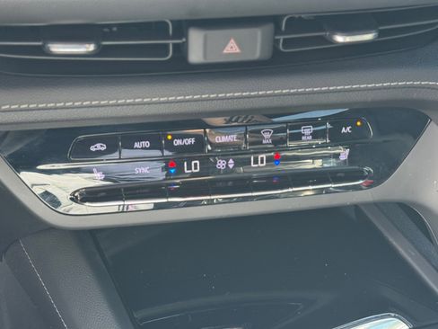 Used 2023 Buick Envision Essence w/ Sport Touring Package image 23