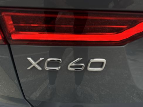 Used 2024 Volvo XC60 T8 Plus w/ Climate Package image 33