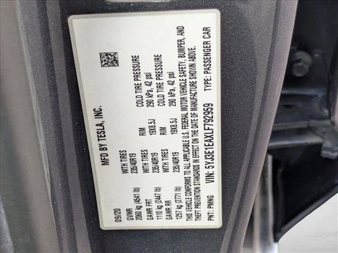 Used 2020 Tesla Model 3 Standard Range image 17