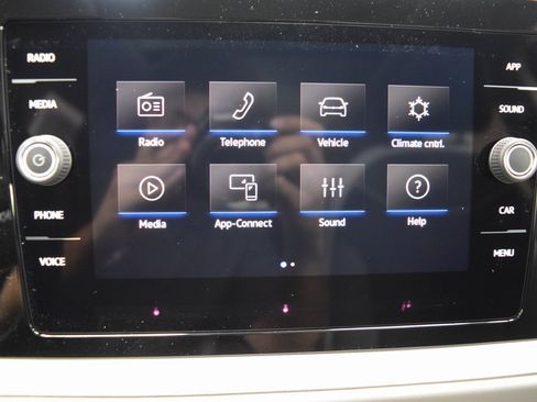 New 2025 Volkswagen Taos SE image 11