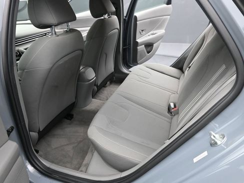 Used 2022 Hyundai Elantra SEL w/ Cargo Package image 13