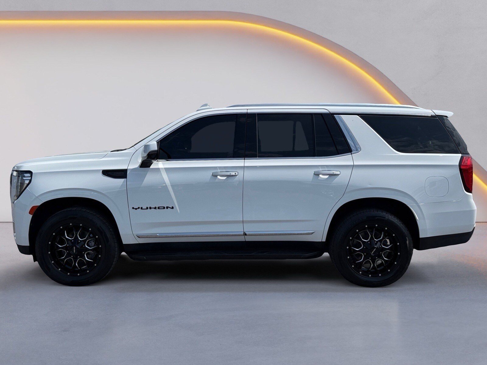 Used 2022 GMC Yukon SLT w/ SLT Premium Package AWD/4WD image 6