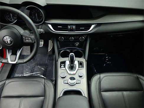Used 2022 Alfa Romeo Stelvio Ti image 6