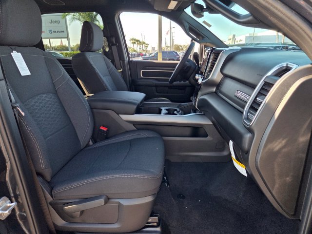 New 2027 RAM 3500 Big Horn AWD/4WD image 18