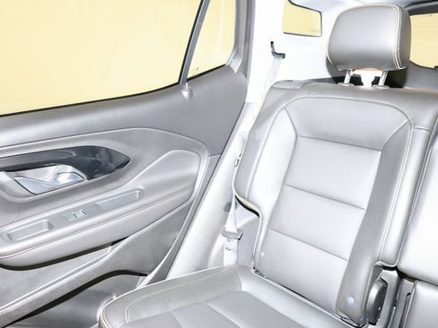 Used 2022 GMC Terrain AT4 w/ Infotainment Package II image 12