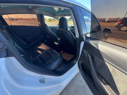Used 2018 Tesla Model 3 Long Range image 14