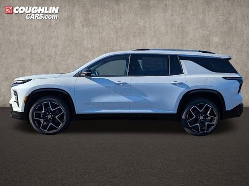 New 2026 Chevrolet Traverse High Country w/ LPO, Floor Liner Package image 4