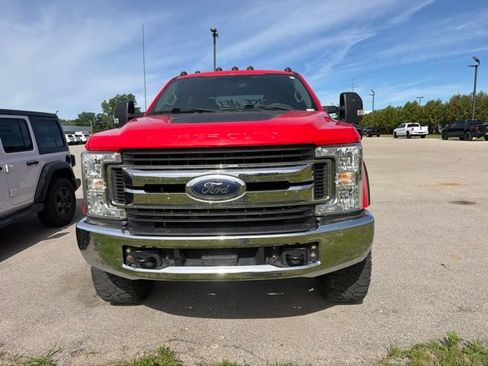 Used 2017 Ford F250 XLT AWD/4WD image 2