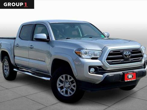 Certified 2019 Toyota Tacoma SR5 image 2
