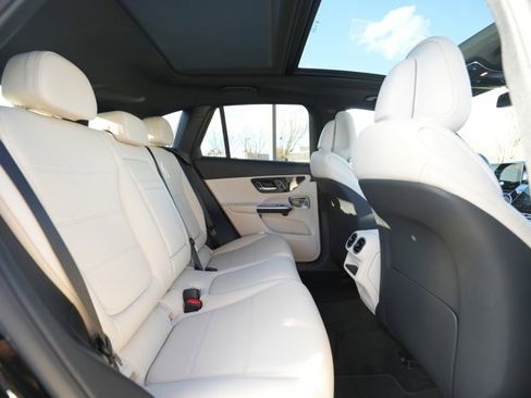 Used 2026 Mercedes-Benz GLC 300 4MATIC image 41