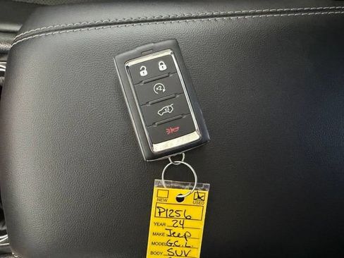 Used 2024 Jeep Grand Cherokee L Altitude AWD/4WD image 42
