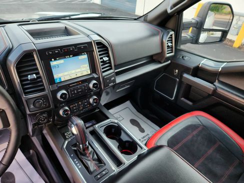 Used 2017 Ford F150 Lariat w/ Equipment Group 502A Luxury AWD/4WD image 11