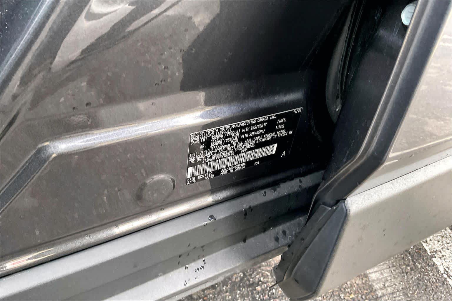 Used 2024 Toyota RAV4 LE AWD/4WD image 32