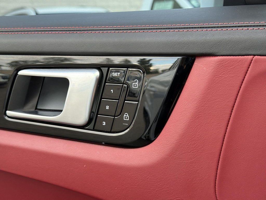 Used 2019 Porsche Cayenne AWD/4WD image 40