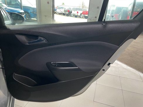 Used 2018 Chevrolet Cruze LT image 21