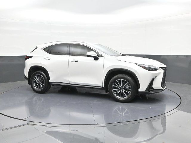 Used 2024 Lexus NX 250 FWD w/ Towing Package (2000 Lbs) image 17
