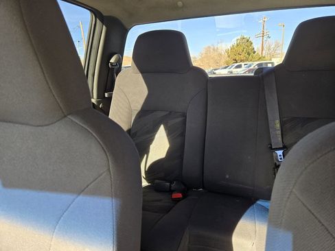 Used 2005 Chevrolet Colorado LS image 17