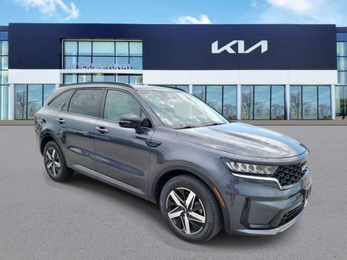 Used 2022 Kia Sorento S w/ Panoramic Sunroof Package FWD image 2