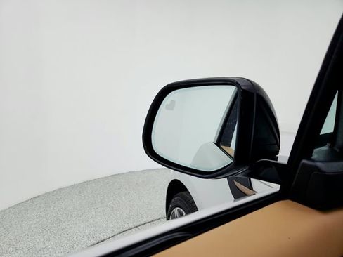 New 2026 Land Rover Range Rover Sport SE image 19