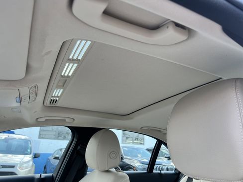 Used 2020 Mercedes-Benz C 300 Sedan image 42