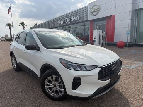 Used 2023 Ford Escape Active image 1