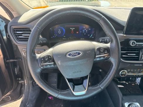 Used 2020 Ford Escape Titanium FWD image 15
