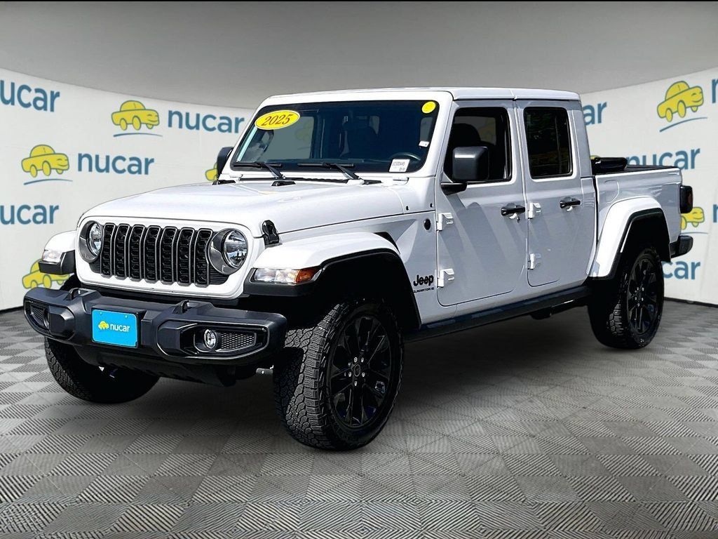 Used 2025 Jeep Gladiator Sport AWD/4WD image 3