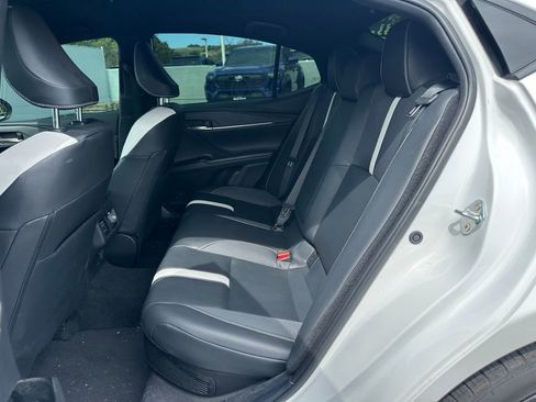 Used 2025 Toyota Camry SE w/ Convenience Package image 7
