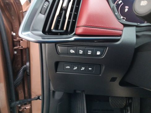 Certified 2025 MAZDA CX-70 Plug-In Hybrid w/ Premium Plus image 17