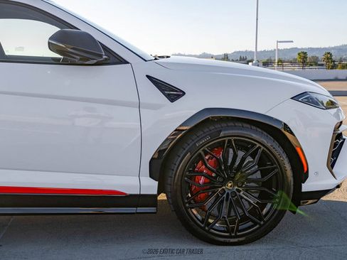 Used 2025 Lamborghini Urus SE AWD/4WD image 11