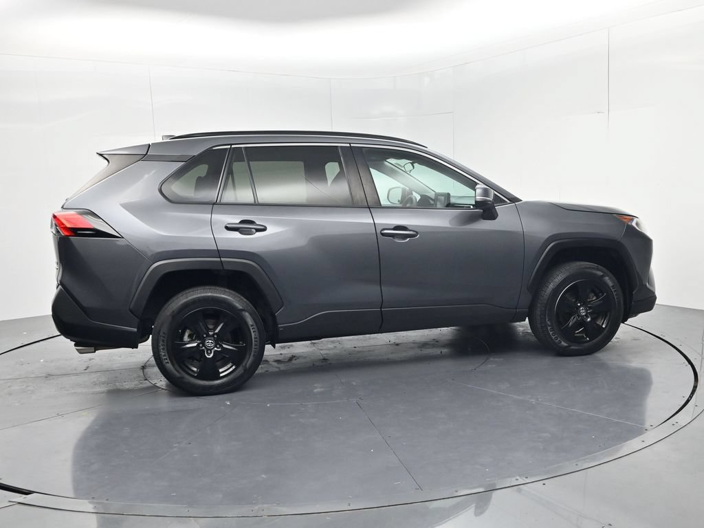 Used 2021 Toyota RAV4 XLE AWD/4WD image 8
