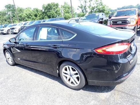 Used 2016 Ford Fusion SE FWD image 4