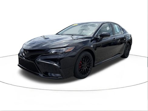 Used 2024 Toyota Camry SE w/ Convenience Package FWD image 7