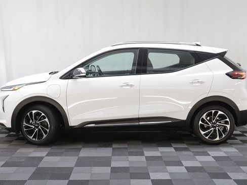 Used 2022 Chevrolet Bolt EUV Premier w/ Sun & Sound Package image 4