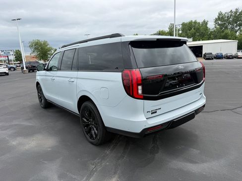 Used 2025 Ford Expedition Max Platinum w/ Stealth Appearance Package AWD/4WD image 4