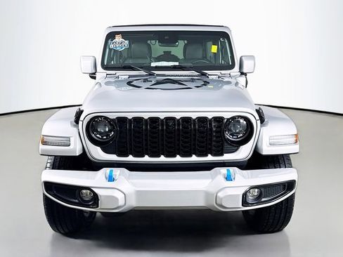 Used 2024 Jeep Wrangler High Altitude AWD/4WD image 2