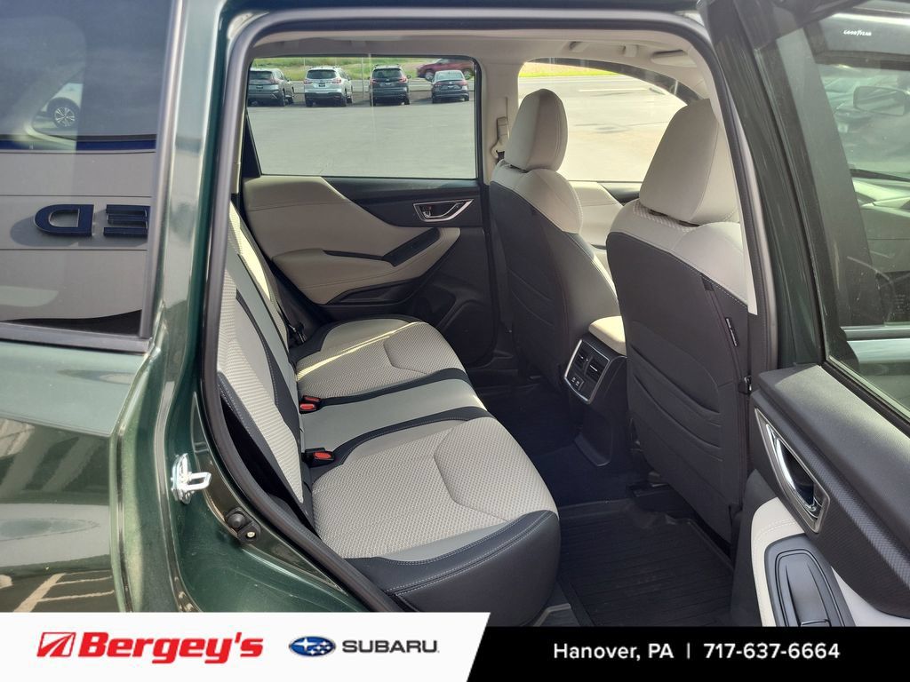 Used 2023 Subaru Forester Premium AWD/4WD image 11