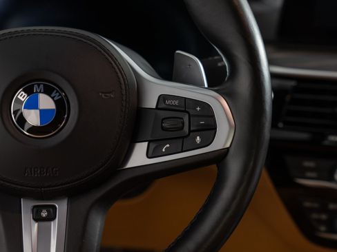 Used 2019 BMW M550i xDrive AWD/4WD image 32