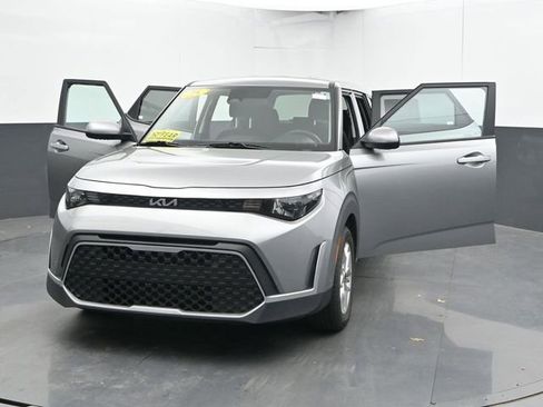 Used 2025 Kia Soul LX w/ LX Technology Package FWD image 47