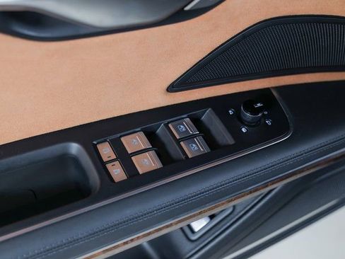 Used 2025 Audi A8 L 3.0T w/ Executive Package image 31