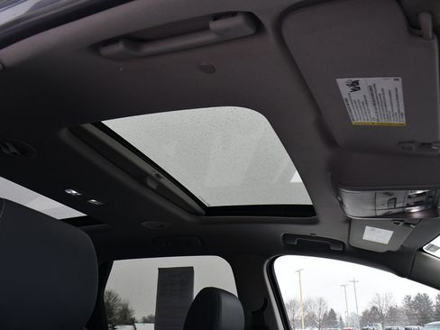 Used 2021 Buick Enclave Premium image 17